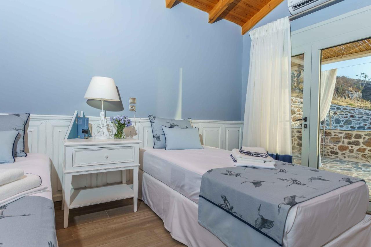 Pombia Villa Simantiri מראה חיצוני תמונה
